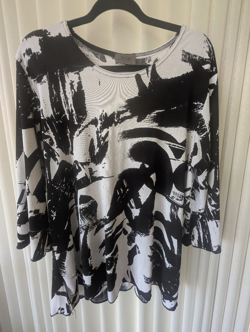 Black & White Abstract Print Women's Top